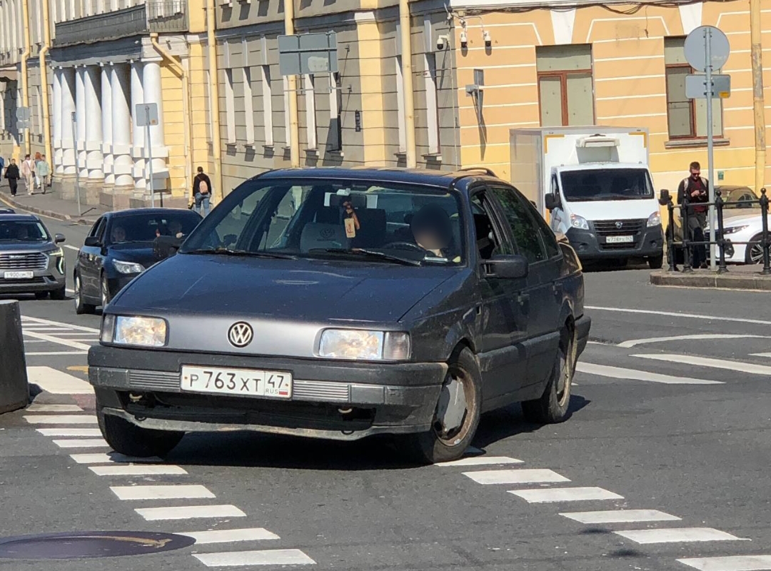 р 763 хт 47, Volkswagen Passat 3rd gen Sedan (B3; 35i), 1988–1993