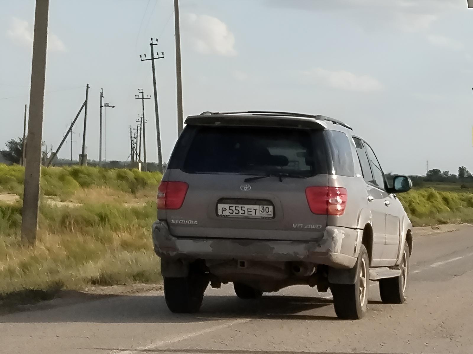 р 555 ет 30, Toyota Sequoia 1st gen (XK30/XK40), 2000–2007
