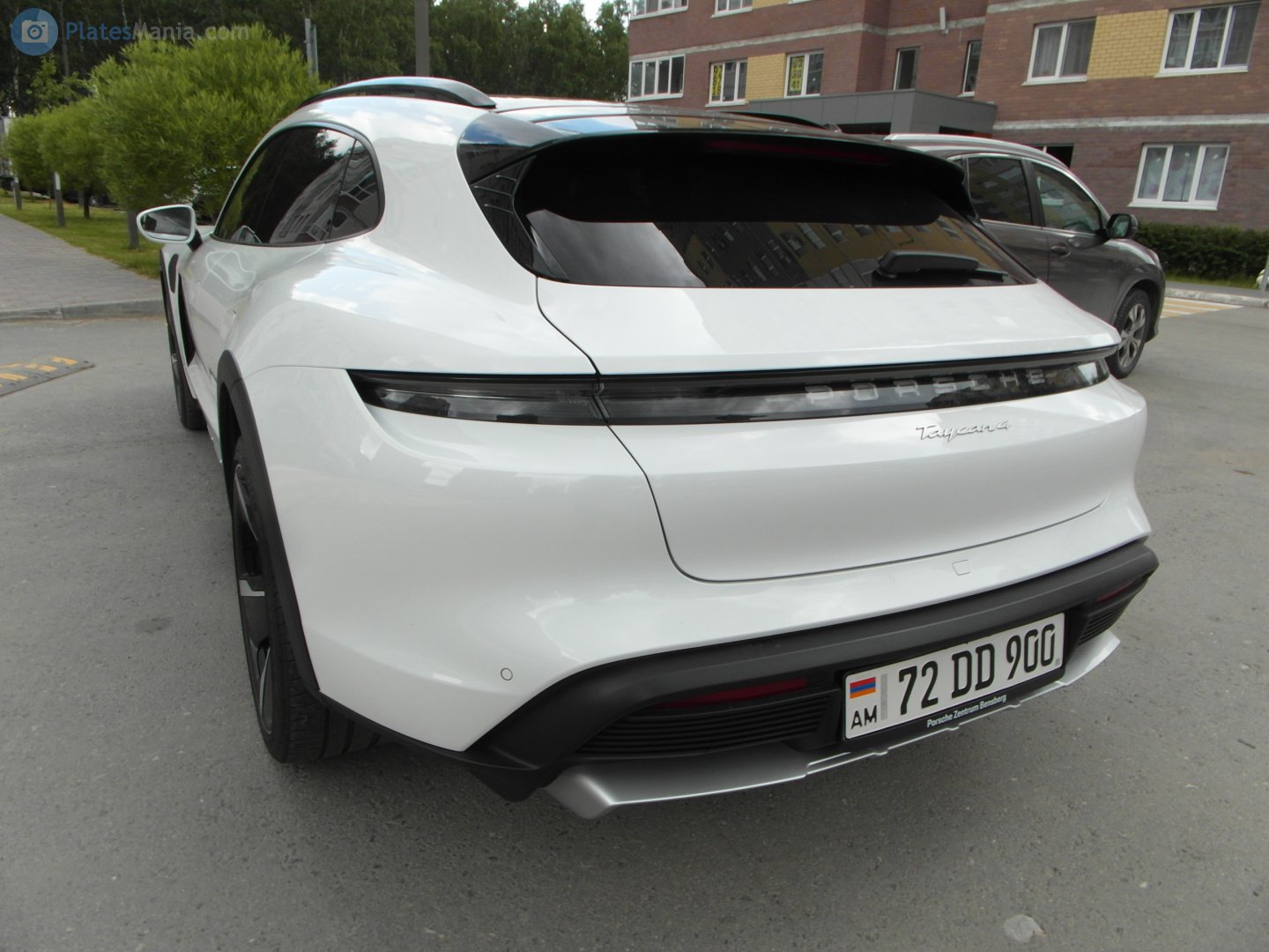 72 DD 900, Porsche Taycan 