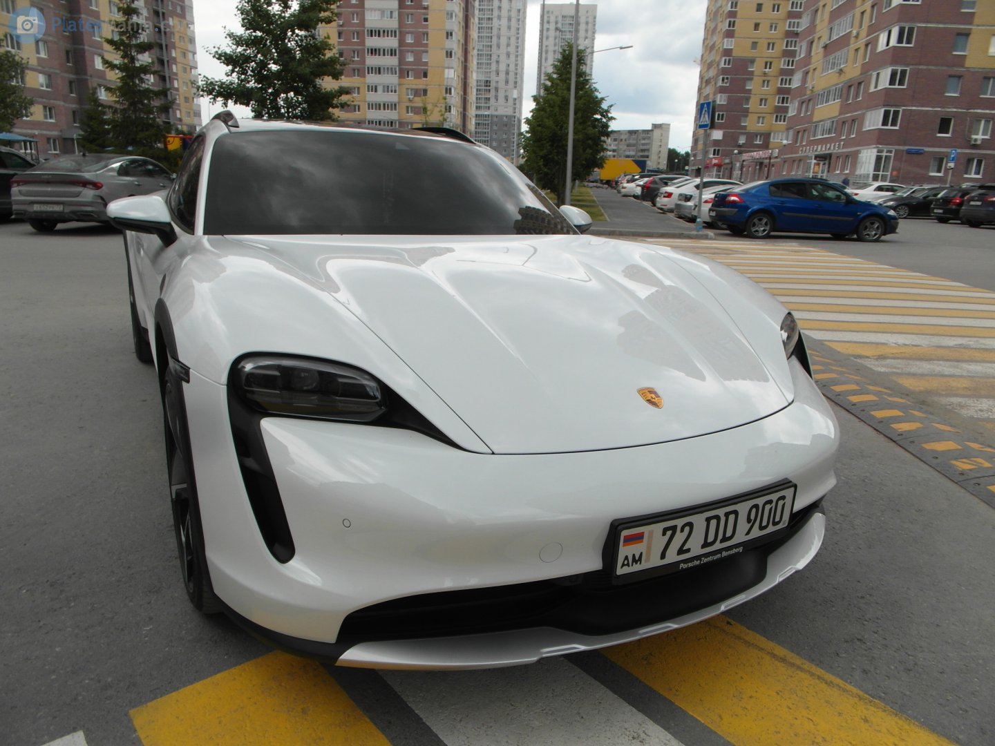 72 DD 900, Porsche Taycan 