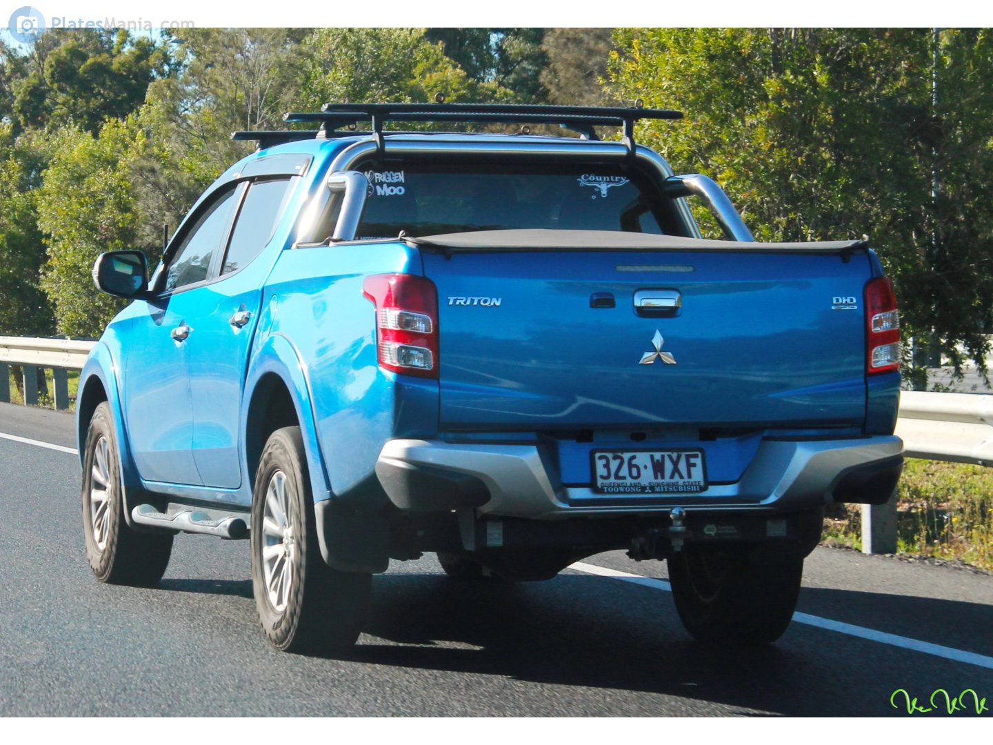 326-WXF, Mitsubishi Triton 