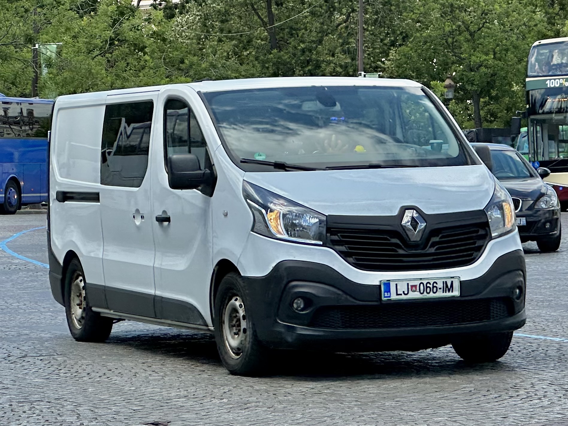 LJ 066-IM, Renault Trafic 3rd gen (X82), 2014–2021
