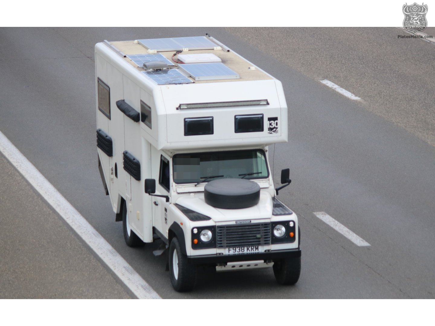 F938KRM, Land Rover Defender 1st gen 127