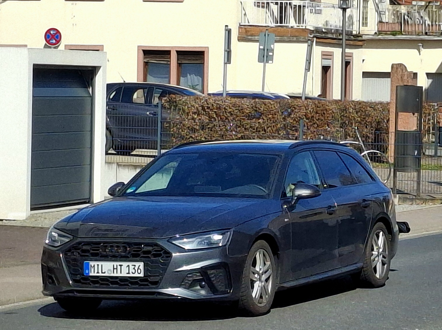 MIL HT 136, Audi A4 