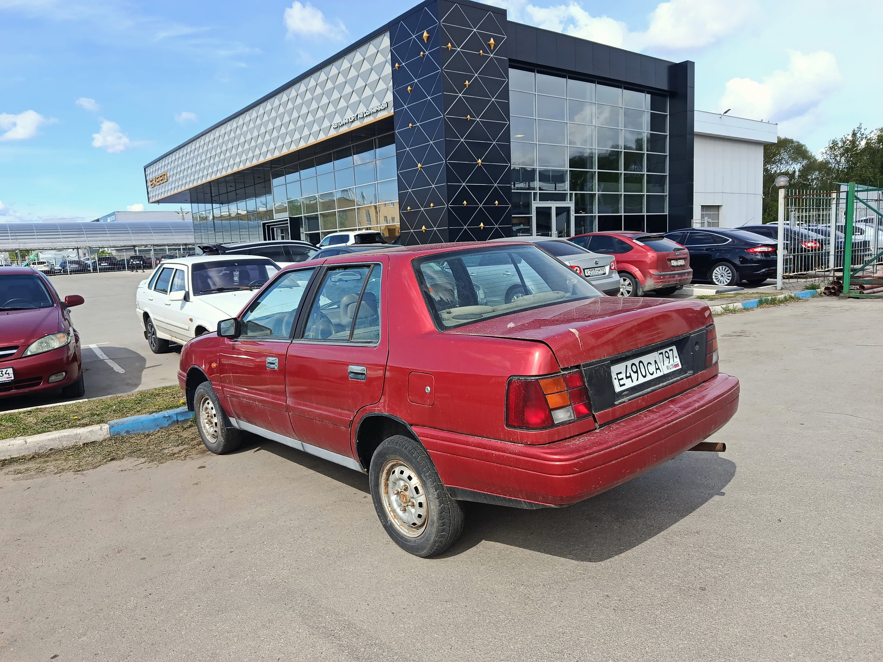 е 490 са 797, Hyundai Pony 4th gen Sedan (X2; EU-market), 1989–1991