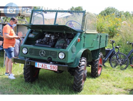 1-AZL-590, Mercedes-Benz Unimog