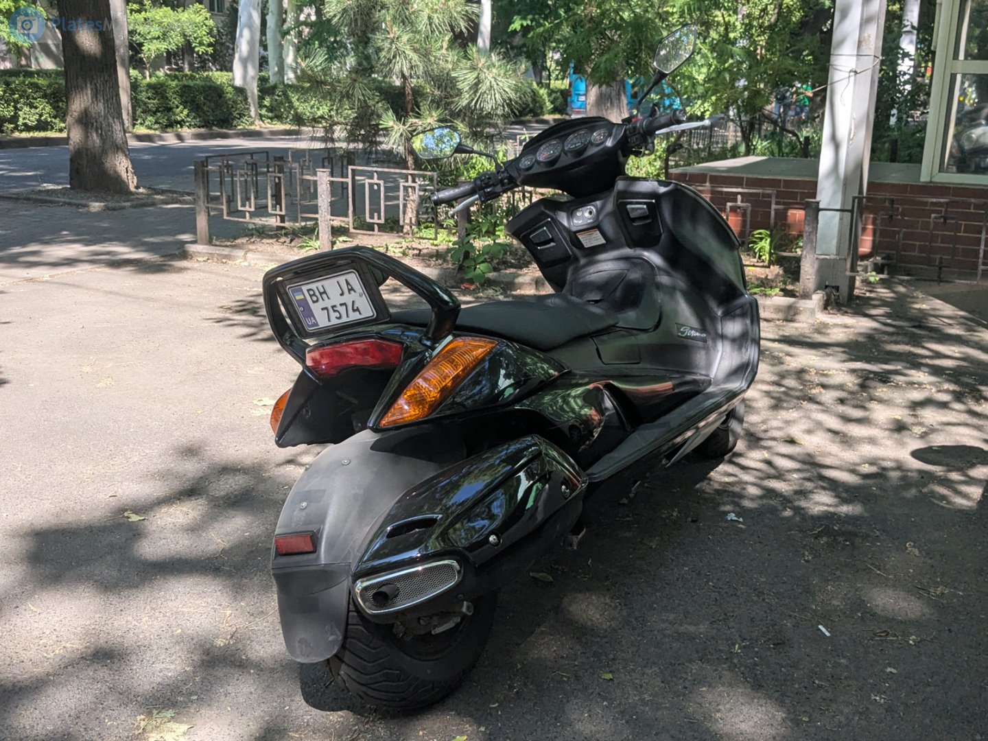 BH 7574 JA, Suzuki Gemma 