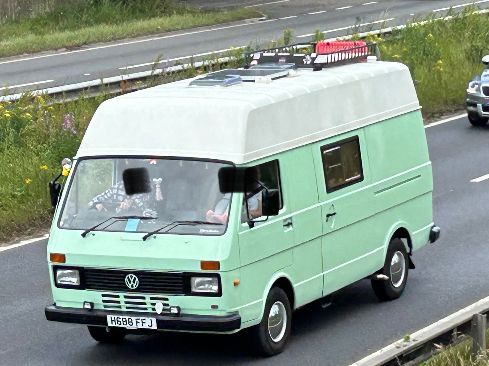 H688FFJ, Volkswagen LT 1st gen (Typ 28/21), 1975–1996