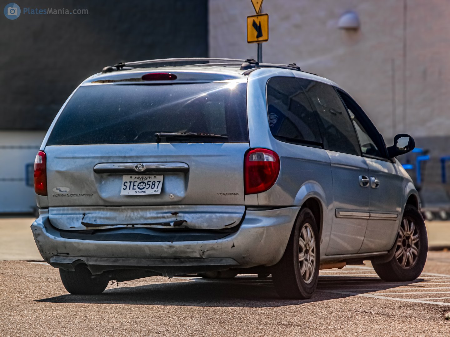 STE 587, Chrysler Town&Country 4th gen Minivan (RS), 2000–2007