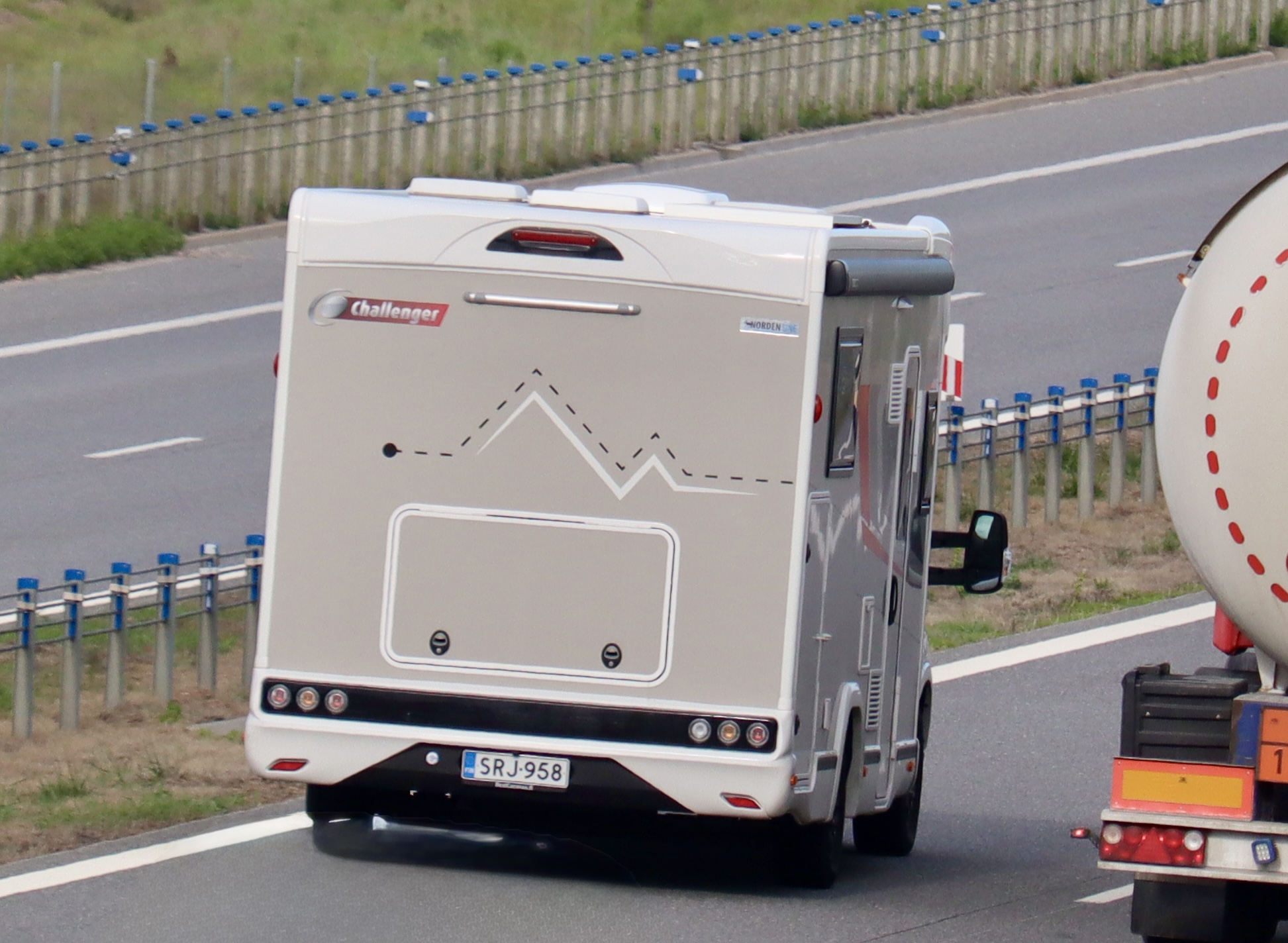 SRJ-958, Challenger 300-Series 