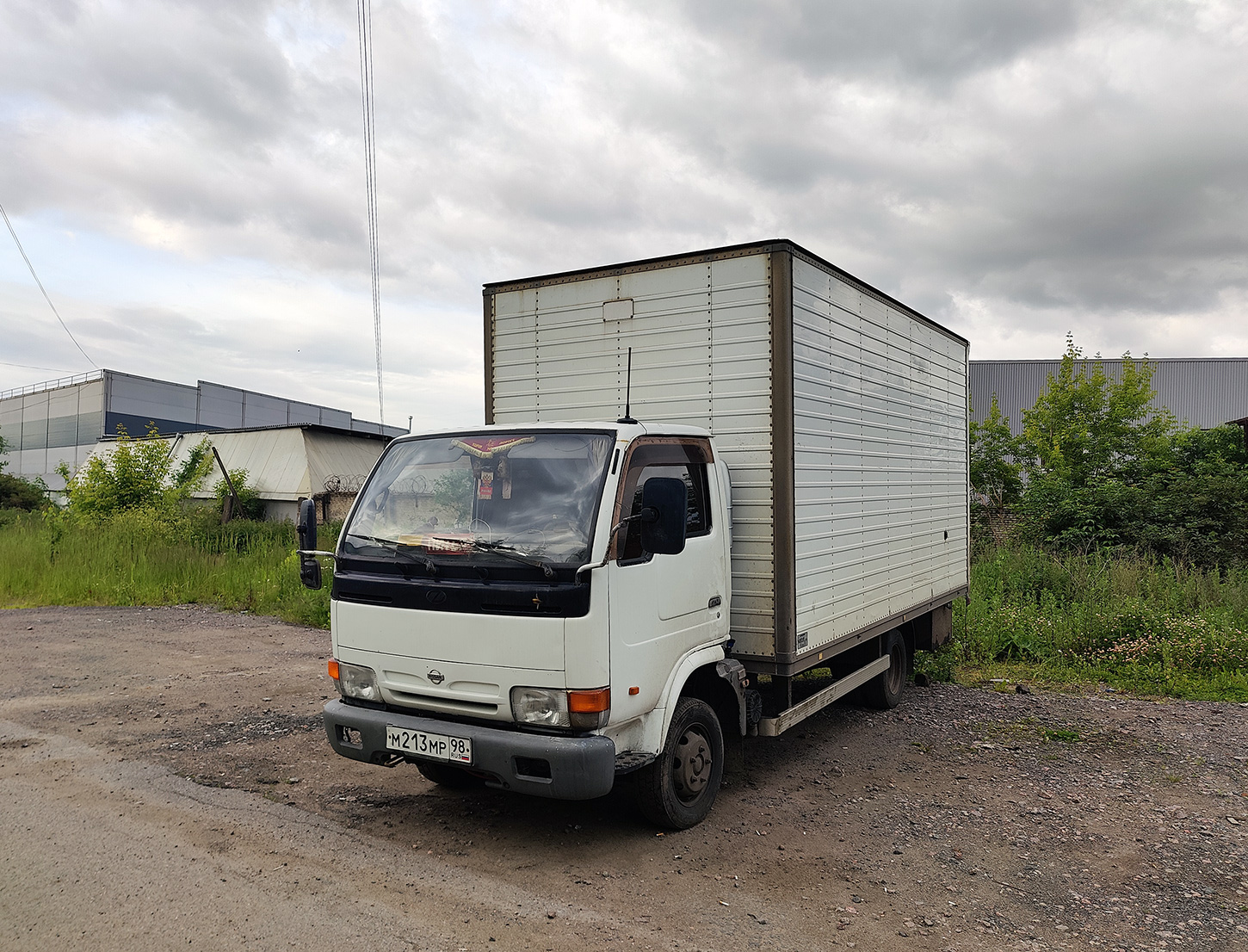 м 213 мр 98, Nissan Atlas 2nd gen 200/300 Medium Truck (H41), 1991­–1995