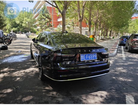 黑E·F6599, Volvo S90