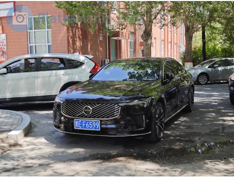 黑E·F6599, Volvo S90