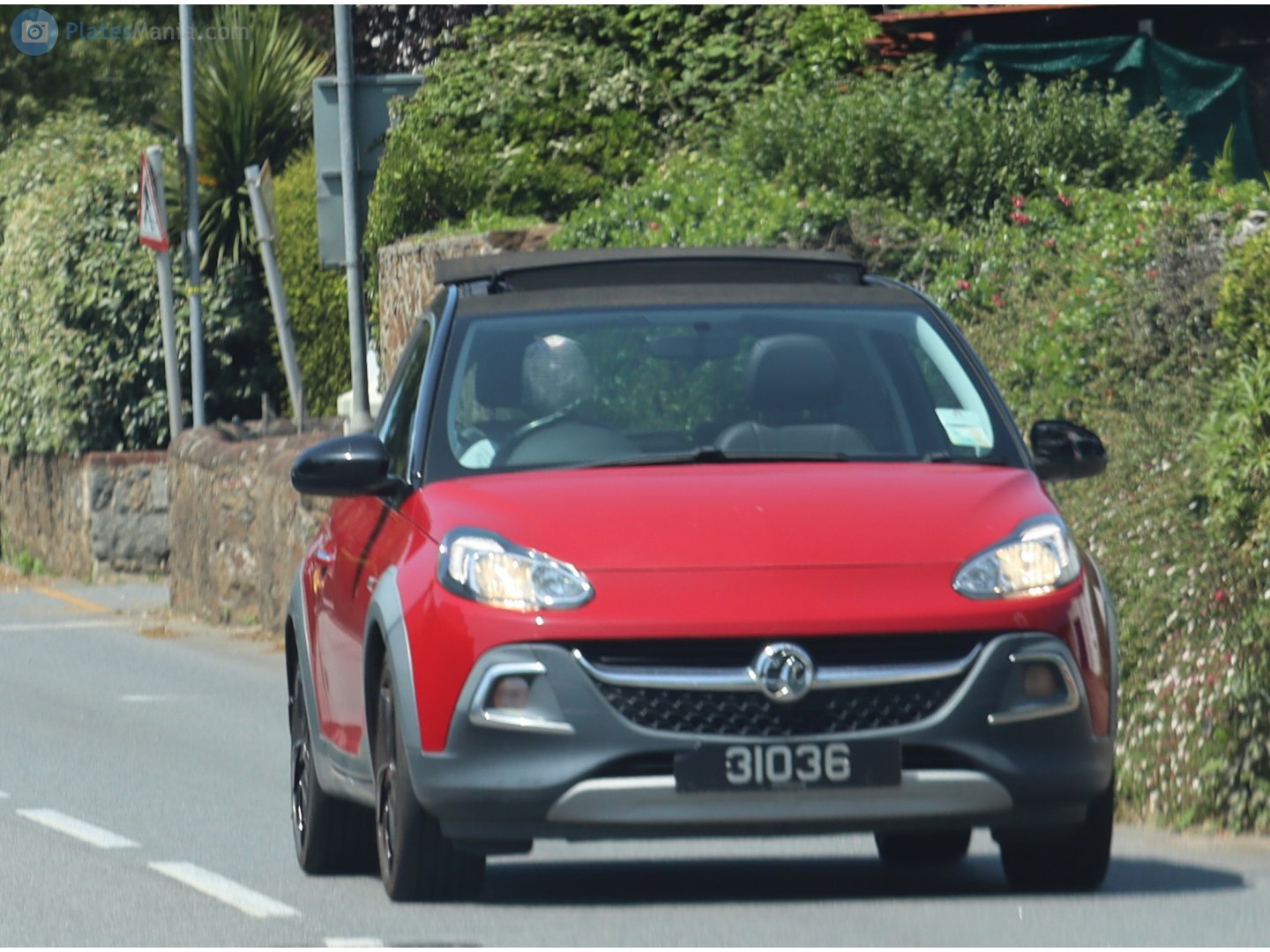31036, Vauxhall Adam 1st gen Rocks (M13), 2014–2018