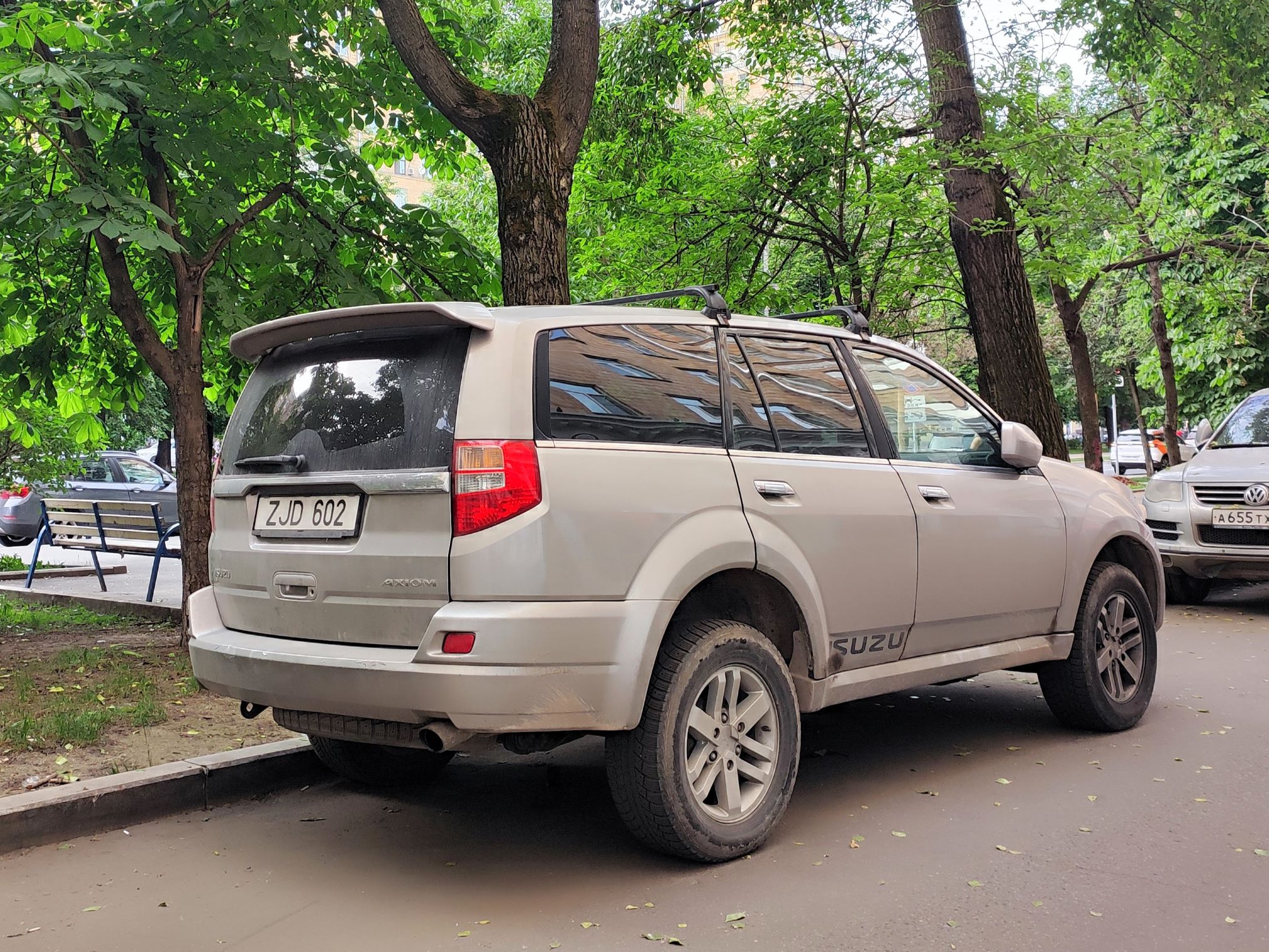 ZJD 602, Isuzu Axiom 1st gen (178/E-UPS26FW), 2001–2004