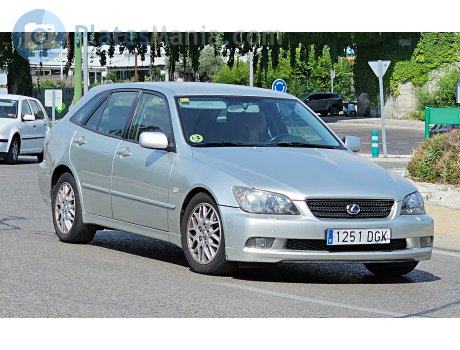 1251 DGK, Lexus IS