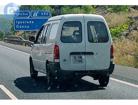 B 1788 VW, Nissan Vanette Serena