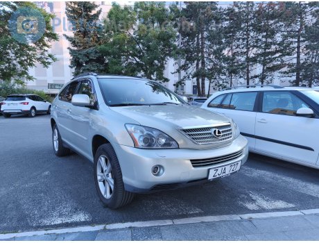ZJA 727, Lexus RX