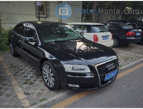 京J·DM410, Audi A8