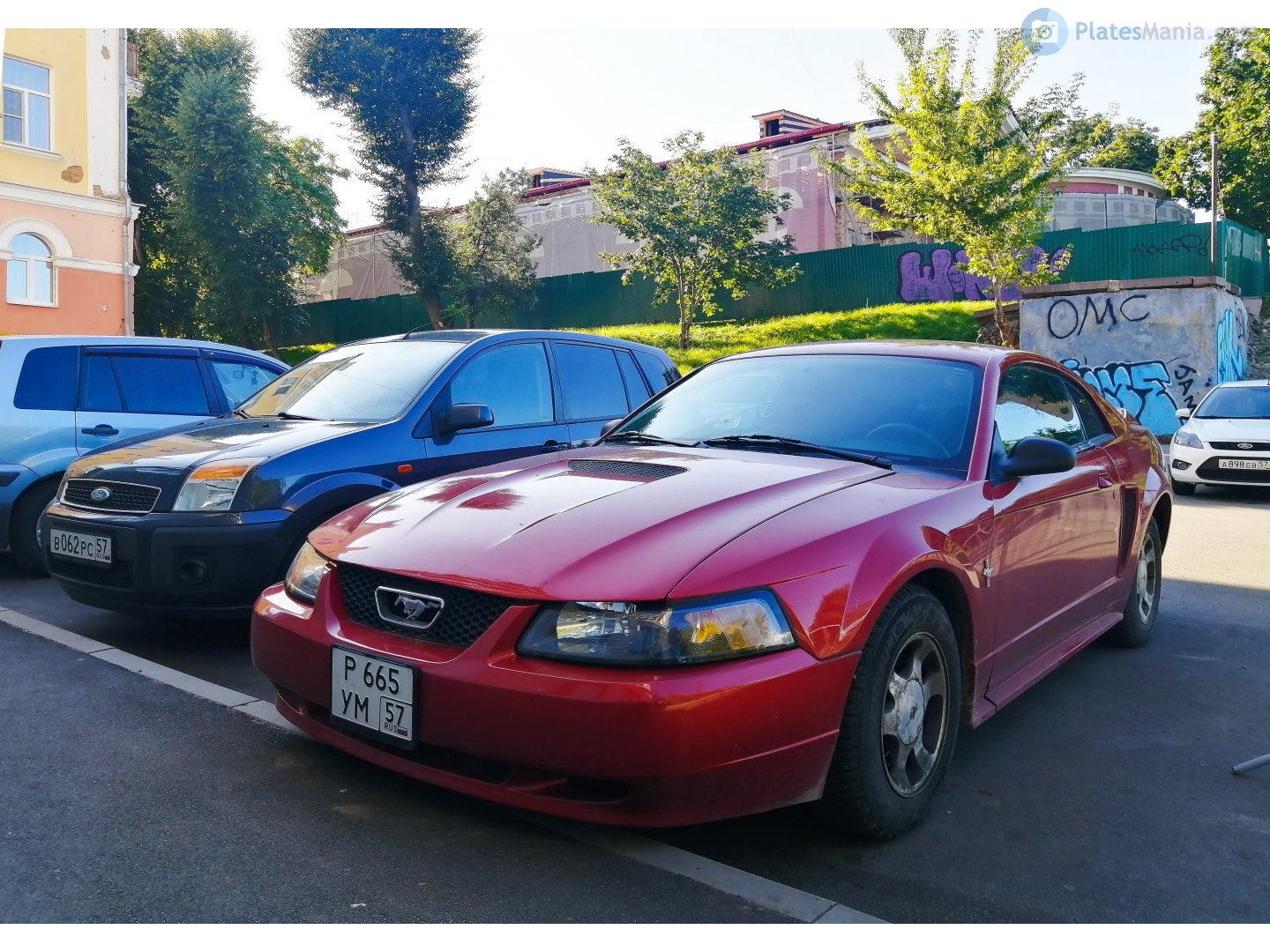 р 665 ум 57, Ford Mustang 4th gen 2-door Coupé (SN95), facelift, 1998–2004