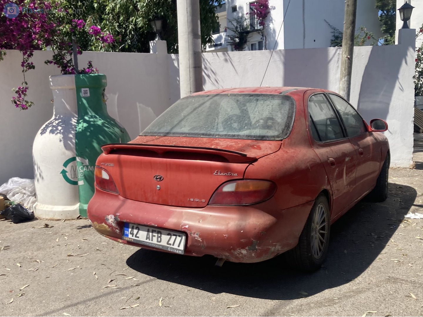 42 AFB 277, Hyundai Elantra 2nd gen (J2) Sedan, 1995–1998