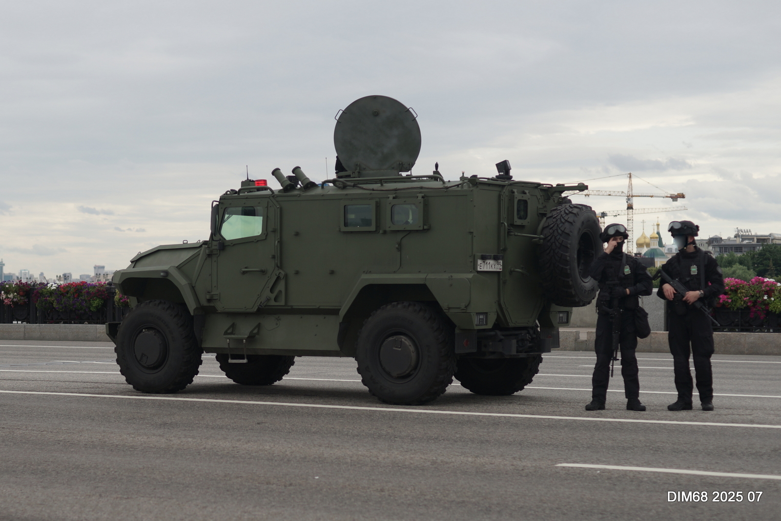 е 711 кх 99, Cars 