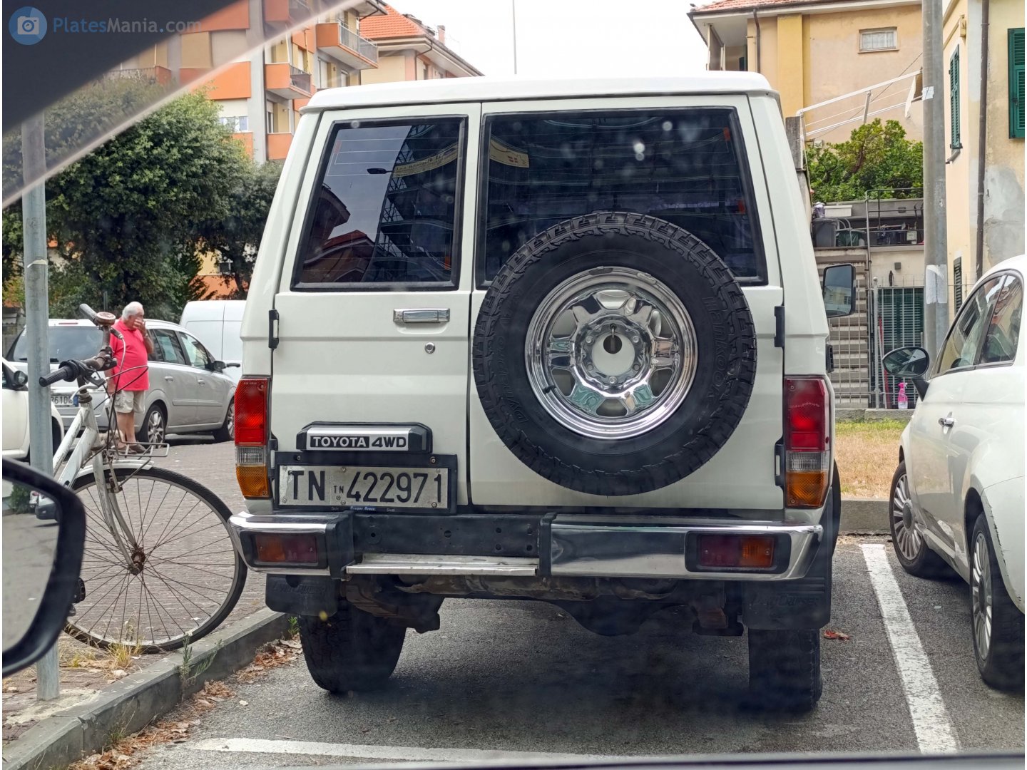 TN 422971, Toyota Land Cruiser 70 3-door SUV (J70–J74), 1984–2007