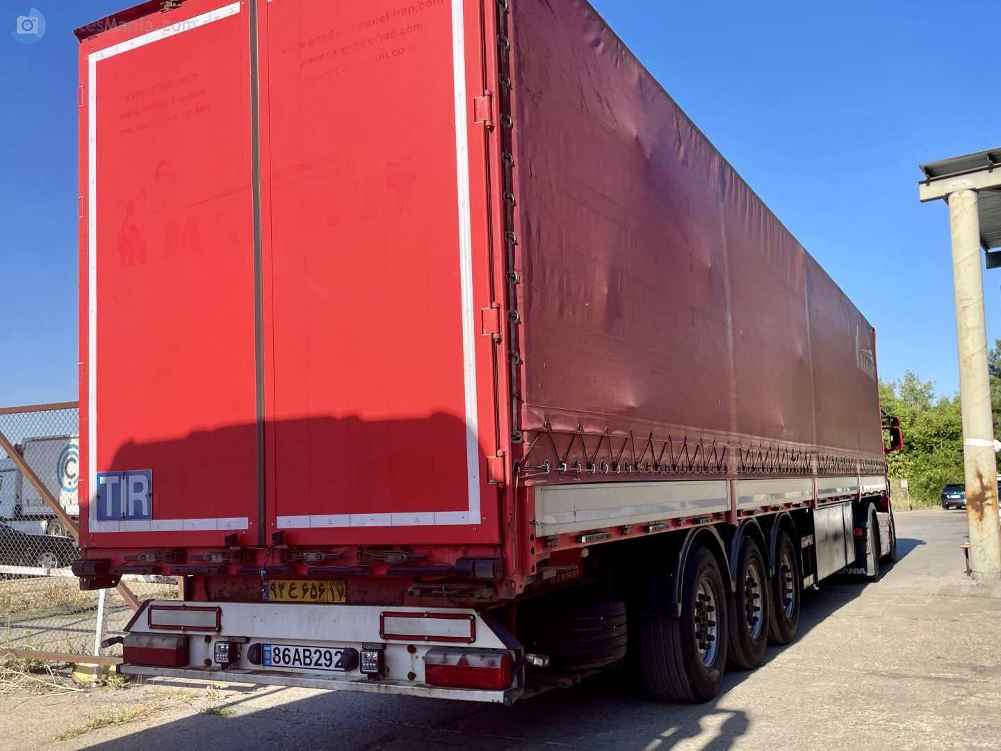 ۹۳ع۶۵۶ ۱۷, Mammut Trailer 