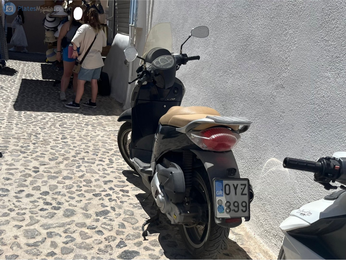 OYZ-899, Aprilia Scarabeo 