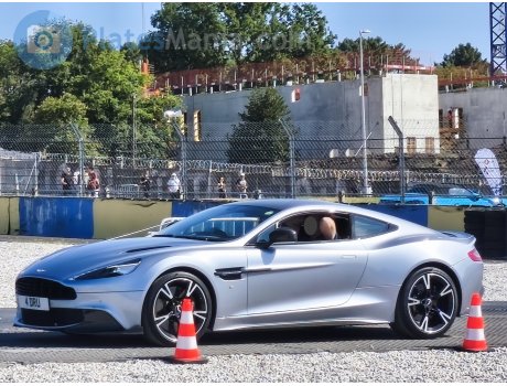 4 DRU, Aston Martin Vanquish