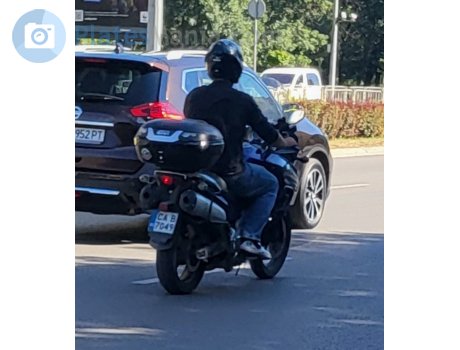 CA 7049 B, Suzuki V-Strom