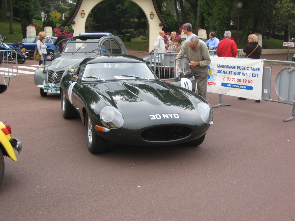 30NYD, Jaguar E-Type Coupé (Series 1), 1961–1968