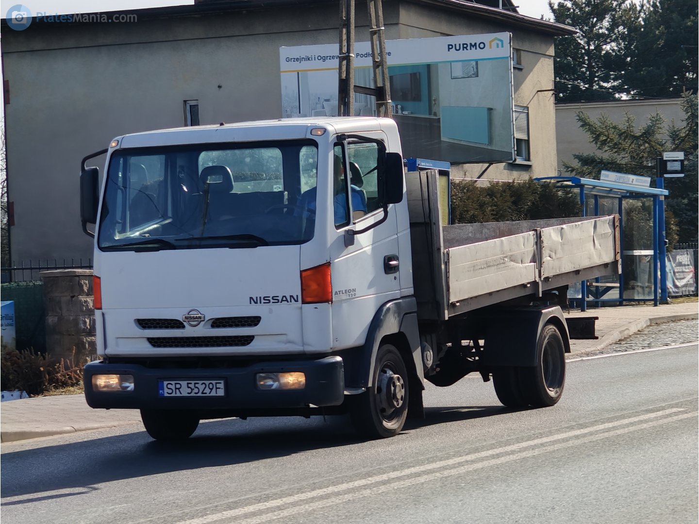 SR 5529F, Nissan Atleon 1st gen (B440/B660), 2000–2004