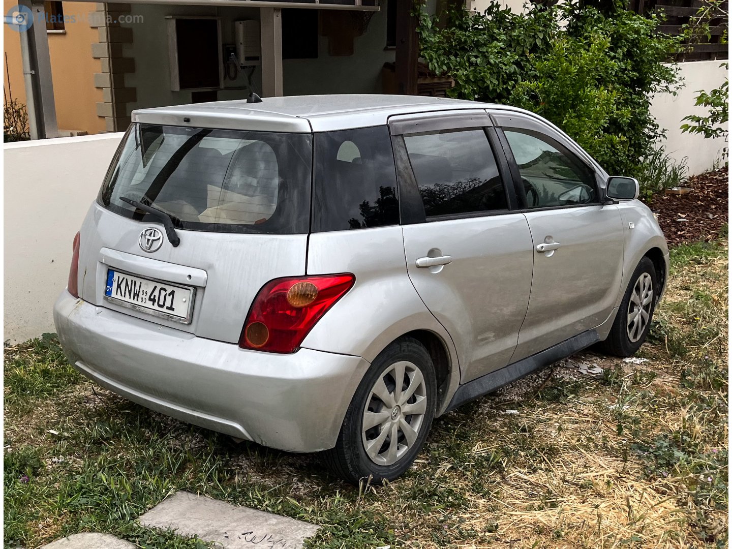 KNW 401, Toyota Ist 1st gen (XP60), 2002–2007