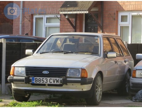 B853 CVW, Ford Escort