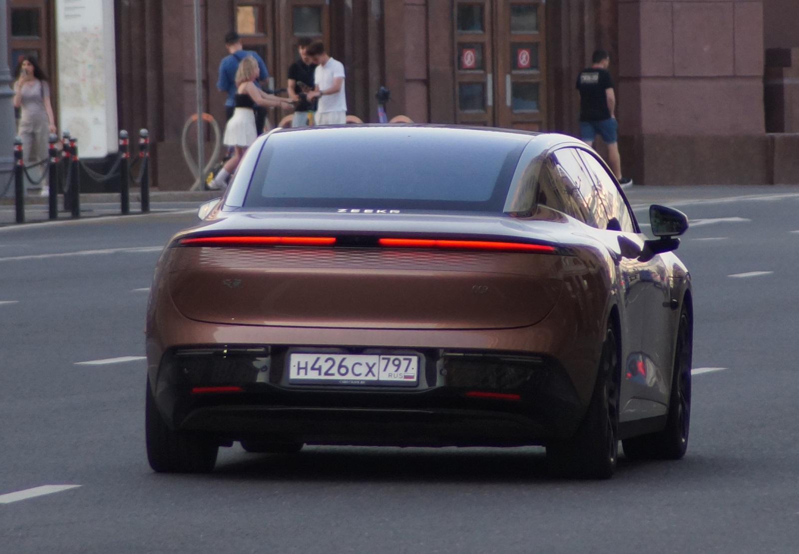 н 426 сх 797, Zeekr 007 1st gen, 2023–