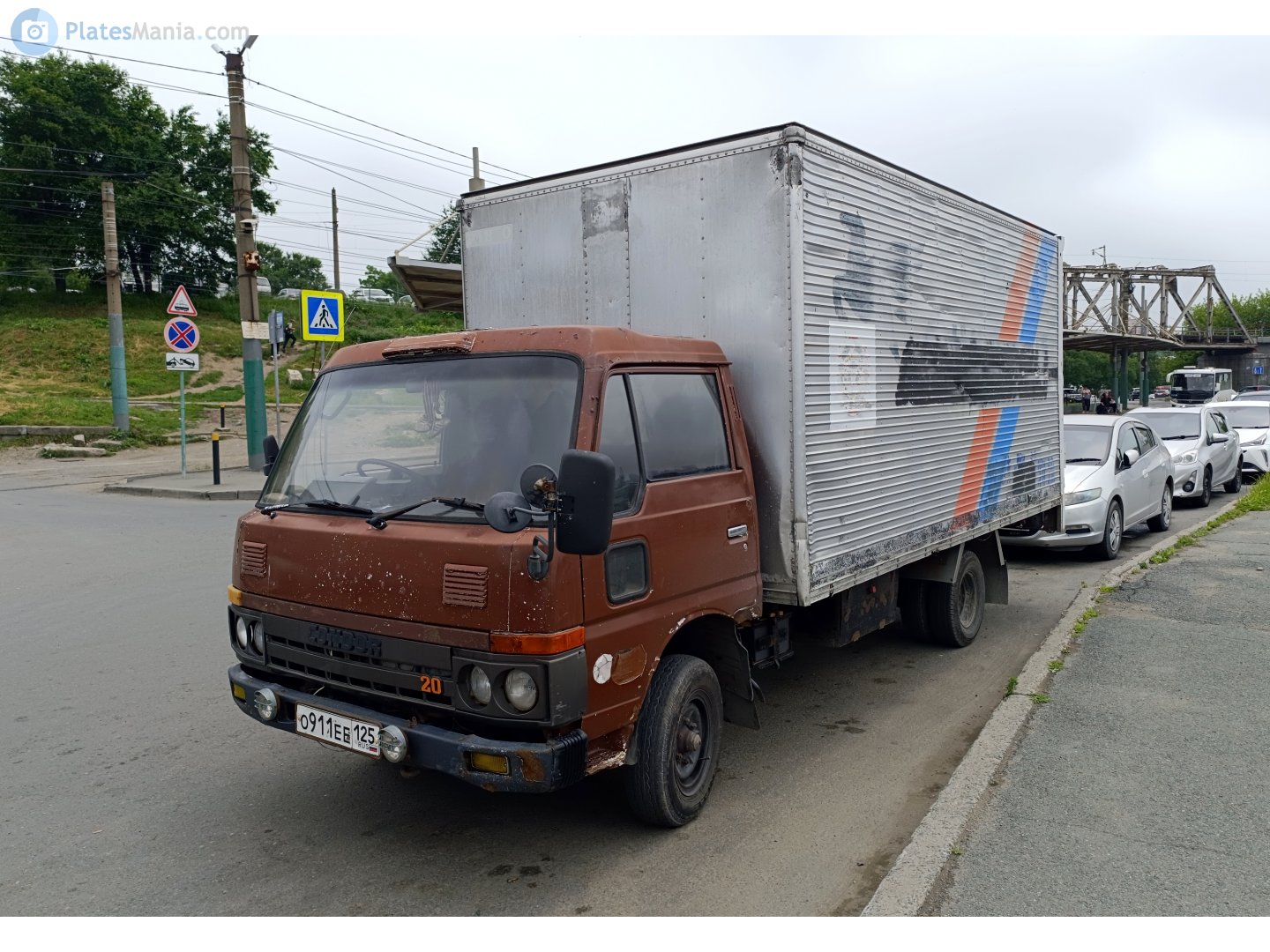 о 911 ее 125, Nissan Atlas 1st gen 200/300 Medium Truck (H40), 1981–1992