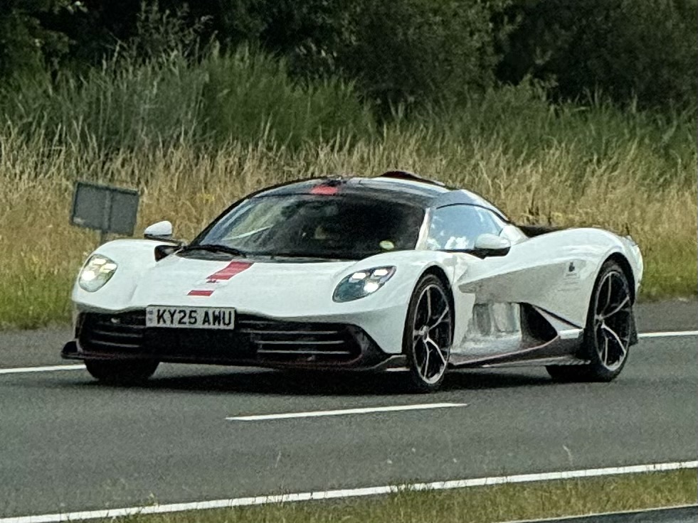 KY25AWU, Aston Martin Valhalla 1st gen Coupé (AM-RB 003), 2025–