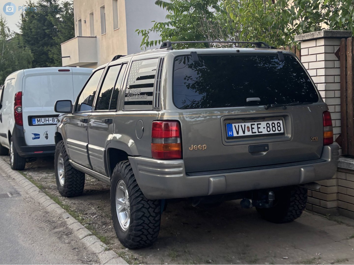 VV EE-888, Jeep Grand Cherokee 1st gen (ZJ), 1993–1998