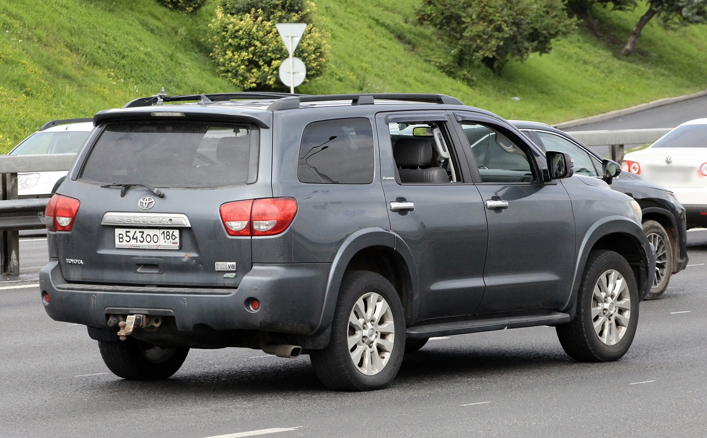 в 543 оо 186, Toyota Sequoia 2nd gen (XK60), 2007–2022