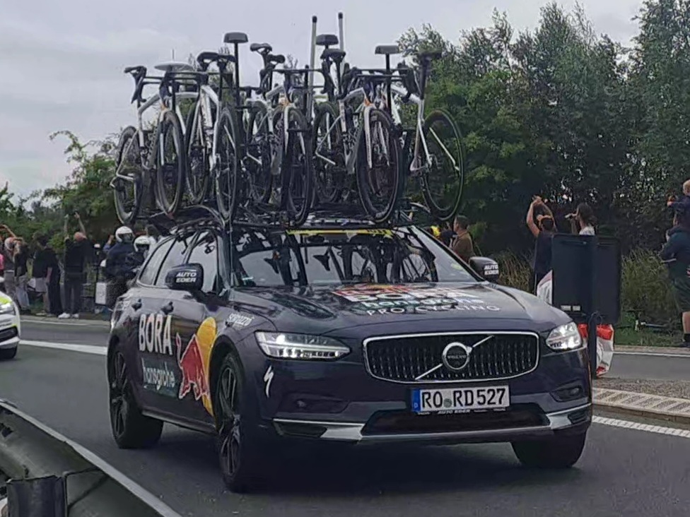 RO RD 527, Volvo V90 2nd gen Cross Country (235/236), 2016–