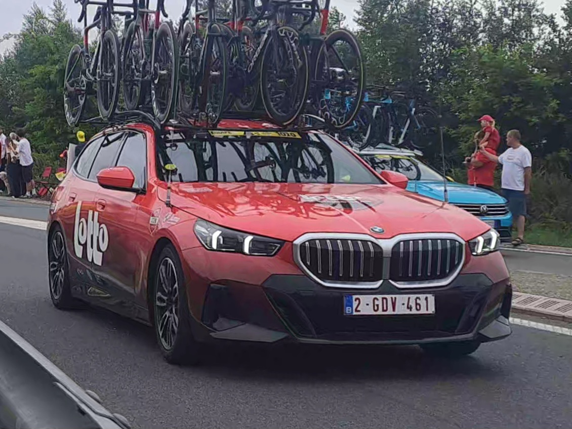 2-GDV-461, BMW 5 Series 8th gen Touring (G61), 2023–