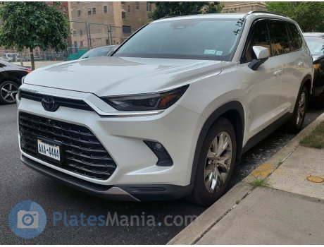 AAA-4444, Toyota Grand Highlander