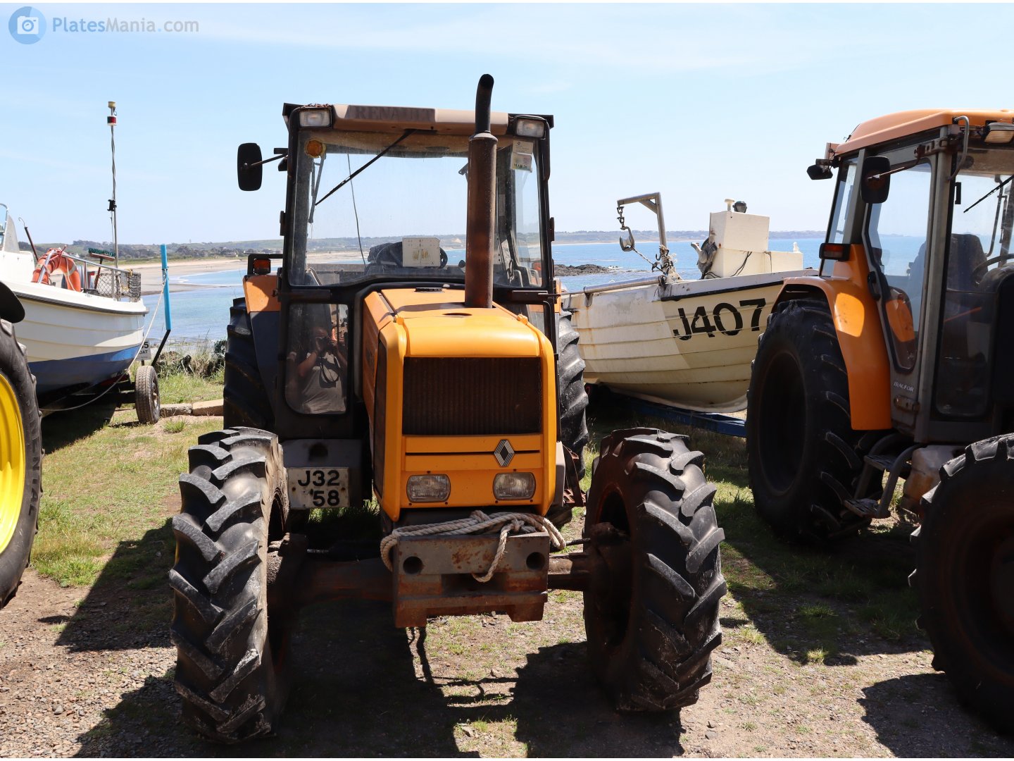 J32058, Renault 100-Series 