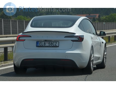 EL8 58CZ, Tesla Model 3