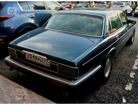 а419рн77, Daimler Double Six