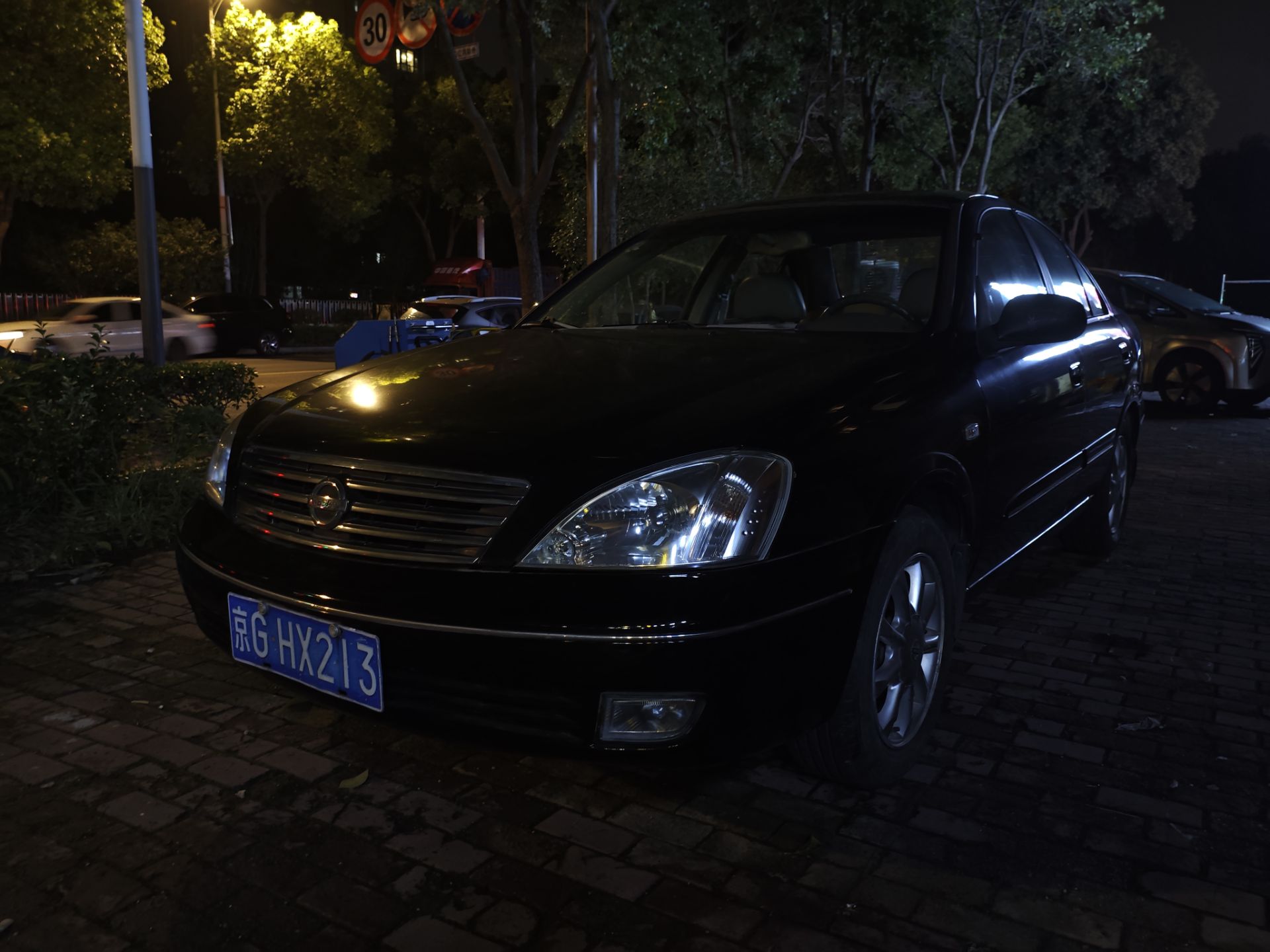 京G·HX213, Nissan Sunny 9th gen Neo (N16; Asia- and Middle East-market), 2005–2011
