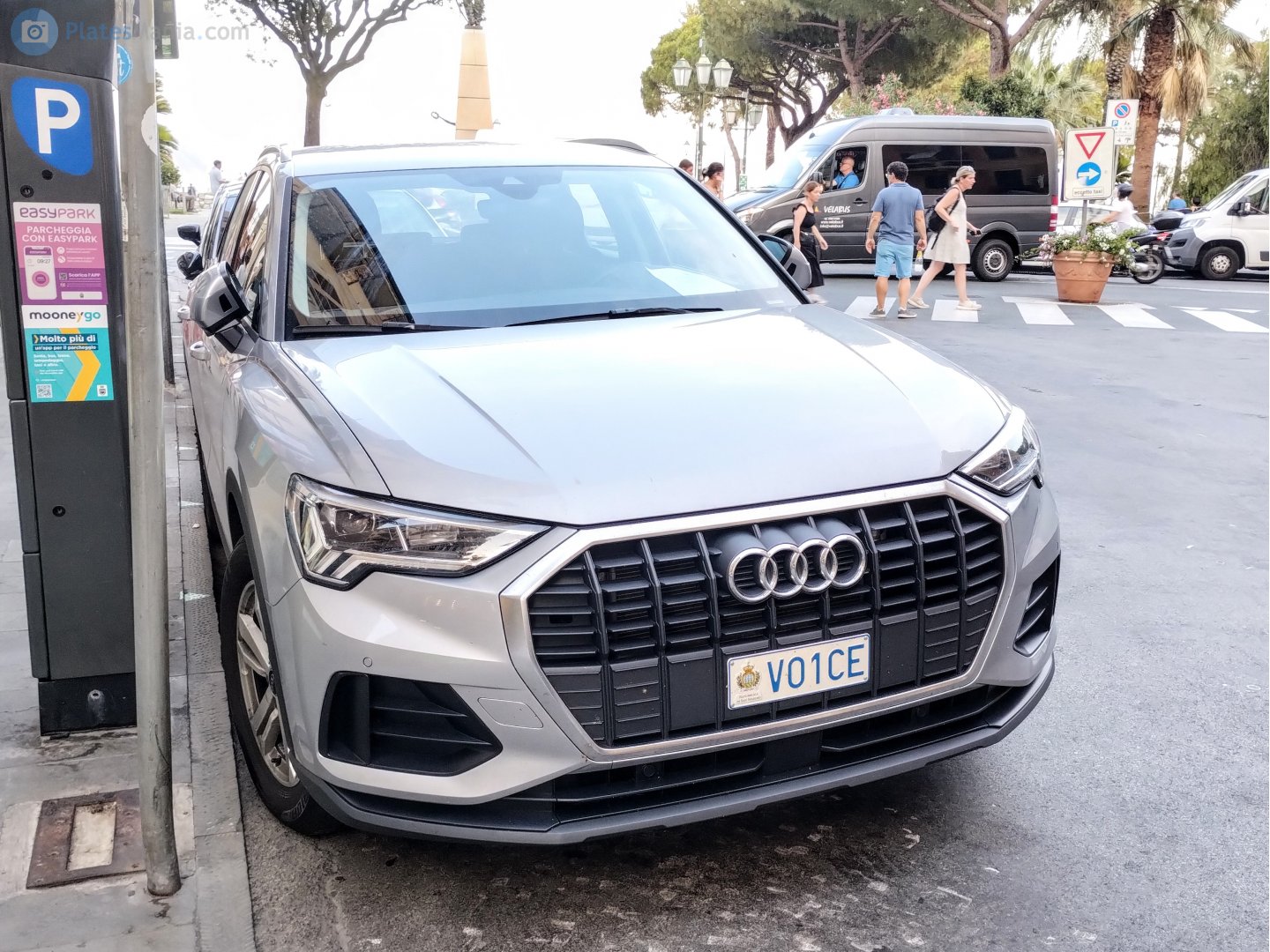 V01CE, Audi Q3 2nd gen SUV (F3B), 2018–