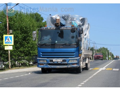р858ху125, Isuzu Giga