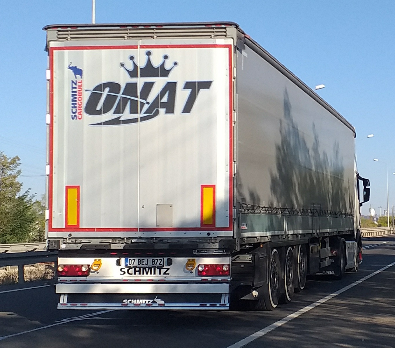 07 BEJ 872, Schmitz SPR 